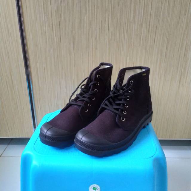 Sepatu Boots Palladium Pampa Hi Originale Black / Hitam (ukuran 41) BARU