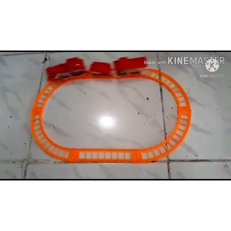 mainan kereta api baterai. mainan kereta api cars.