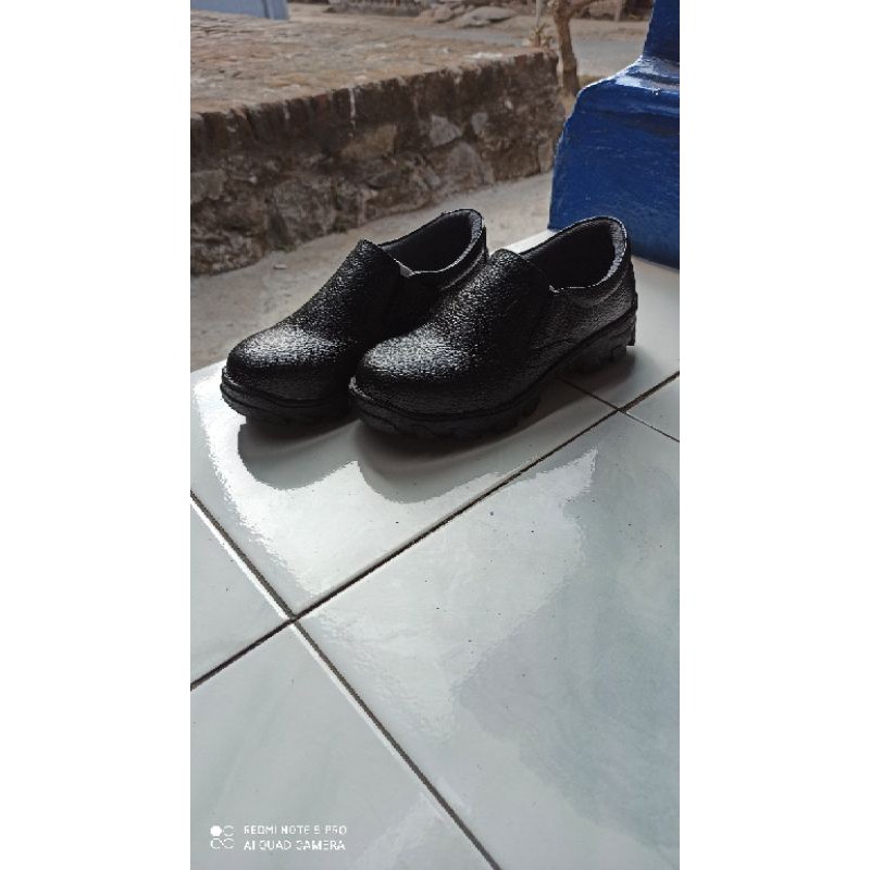 sepatu safety sepatu kerja harian