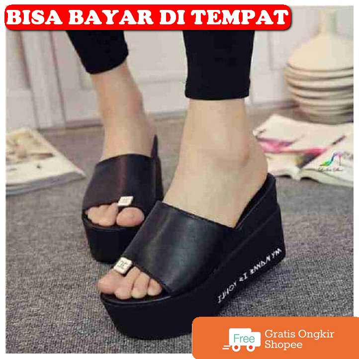 Sepatu Wedges Wanita Impor Fashion Korea R3 AA284 Sandal Wedges Ss41 Hitam - Hitam