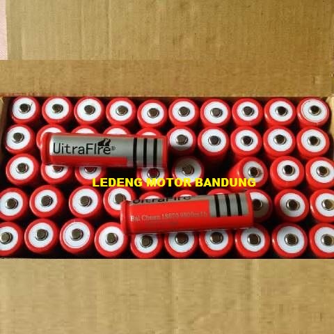 Baterai UltraFire Battery Cas Isi Ulang Batre 18650 Senter Swat Vape Vapor