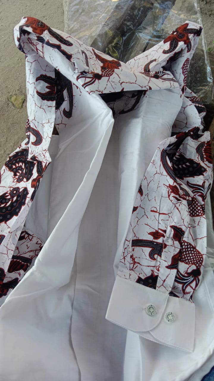 Rajata Kemeja Batik Pria Lengan Panjang Slimfit Katun Printing Hem Baju Seragam Kantor Modern