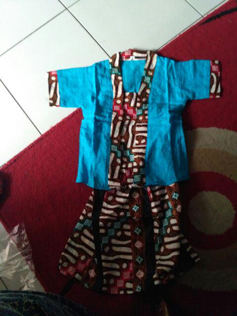Kutu Baru Anak Usia 1,2,3,4,5,6,7,8,9,10,11,12 Tahun Setelan Kebaya Lengan Pendek + Rok Batik
