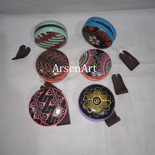 Mainan Anak Yoyo Motif Batik Warna Bahan Kayu Mainan Jaman Dulu Mainan Tradisional Ukuran Besar