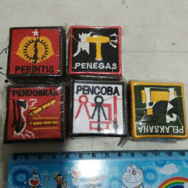 GROSIR 1 KODI 20 BUAH ATRIBUT PERLENGKAPAN BET LAMBANG BORDIR SANGGA PENEGAS PERINTIS PENDOBRAK PELA