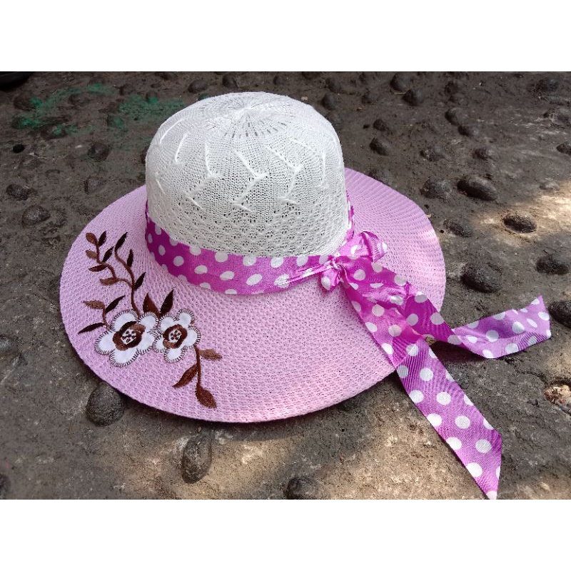 topi pantai rajut pita polkadot/murah/sejatim/pitapolkadottengah