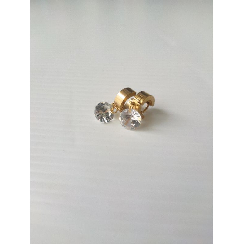 Anting Jurai Permata Putih Titanium Wanita