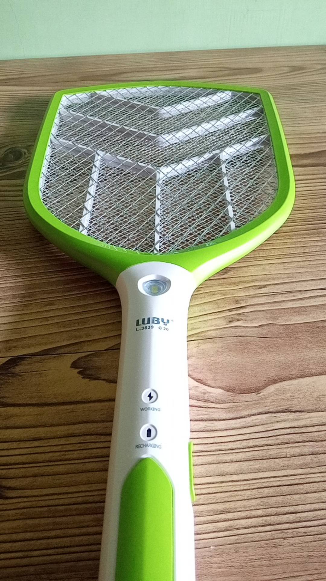 Raket Nyamuk Luby L-3839 + Senter 1 Led + Replaceable Rechargeable Battery