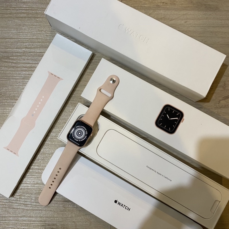 Apple Watch Series 5 40MM Gold Like New Fullset (unit dari Circle Phones)