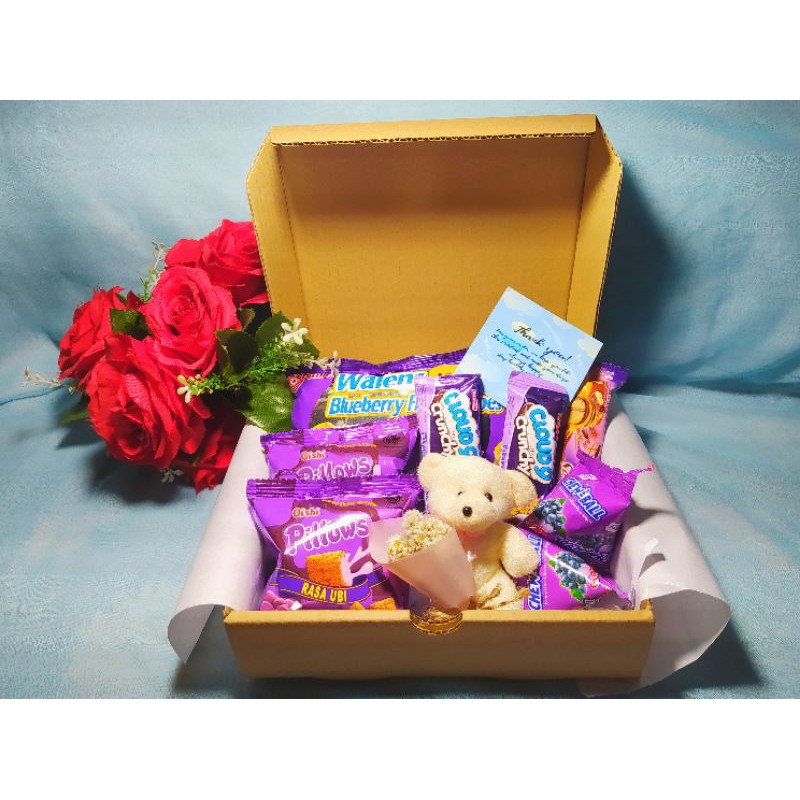 

SNACKBOX MURAH//GIFT BOX//KADO WISUDA//HAMPERS//SOUVENIR//KADO ANNIV//KADO ULANG TAHUN