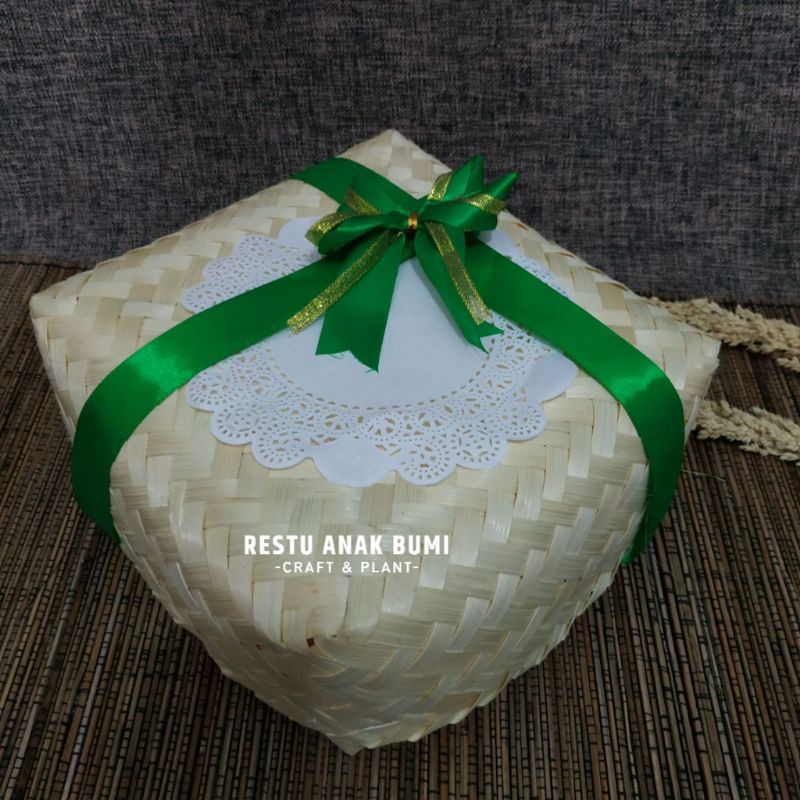 

Besek Bambu 18cm Pita Kertas||Food Box|Snack|Wadah Kue|Tempat Hantaran|Saji|Makanan|Hampers