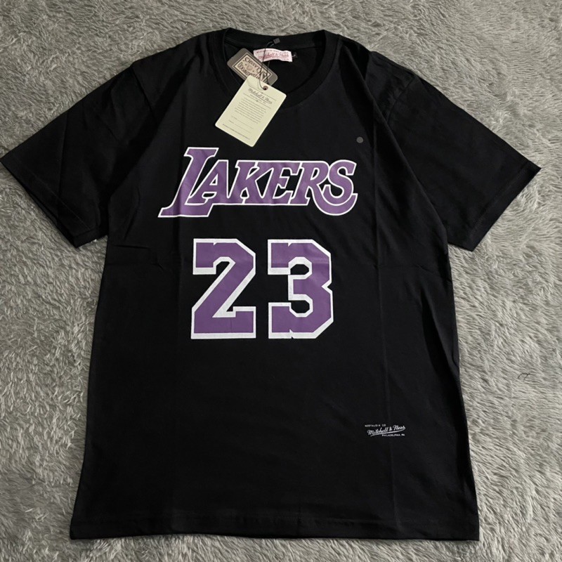 KAOS TSHIRT NBA LAKERS JAMES PURPLE FONT BY MITCHELL &amp; NESS