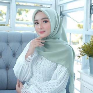 Jilbab Bella Square Polycotton Bella hijab jilbab segi Jilbab Bella Square Polycotton Bella hijab jilbab segi