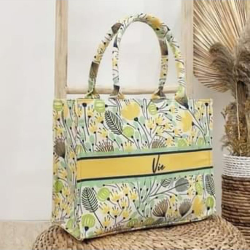 

Book Tote Kanvas Motif Bunga Kuning Hijau