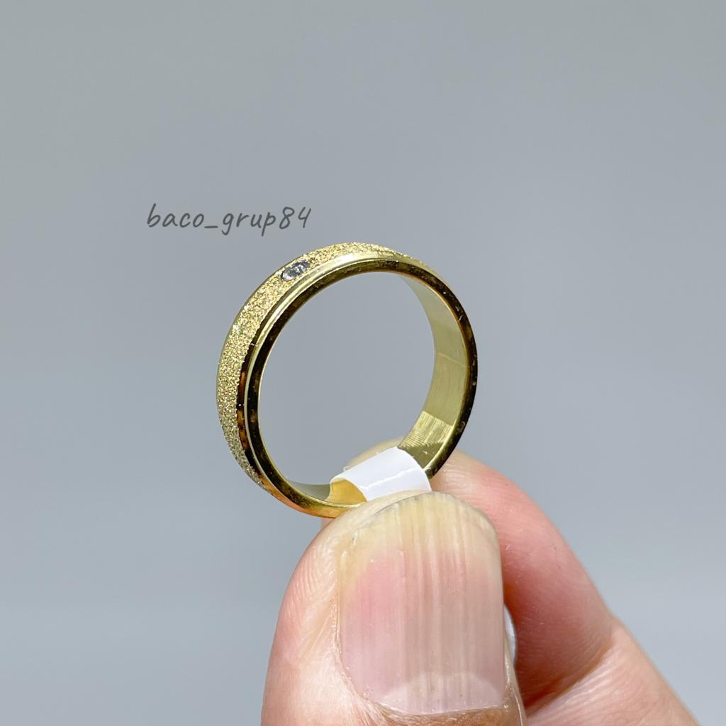 Cincin Titanium Pasir Gold Mata Satu G13 Cincin Tunangan Cincin Kawin Awet Lama Anti Karat