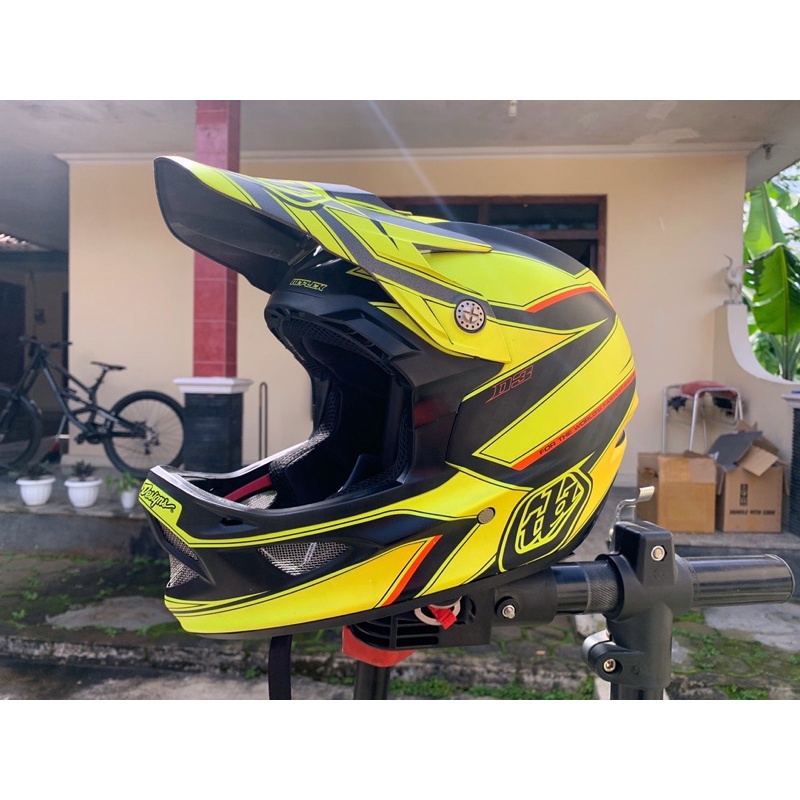 TLD D3 Reflect Carbon