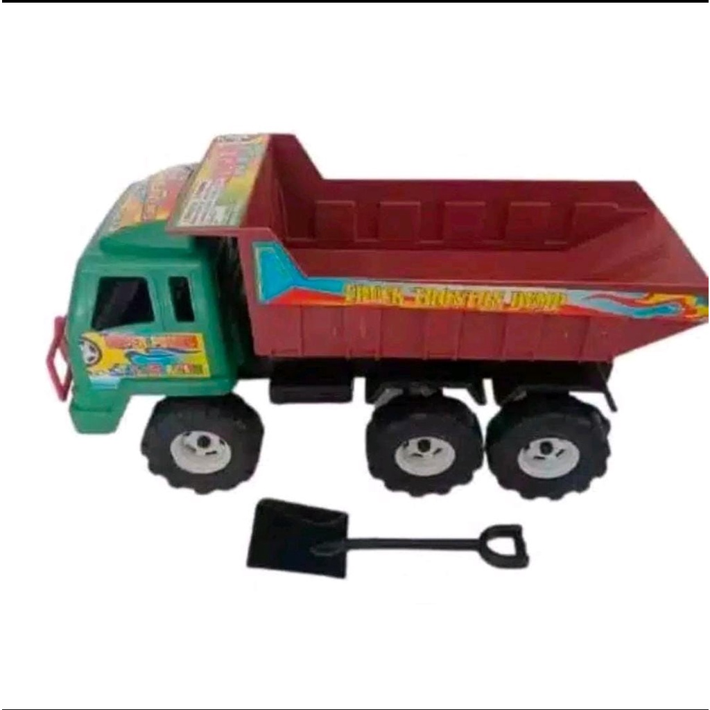 truck pasir kecil