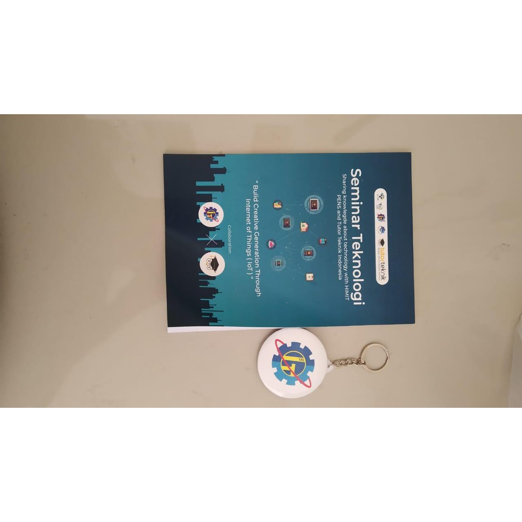 

SEMINARKIT, NOTES GANTUNGAN KUNCI, PIN KILAT 2 HARI JADI