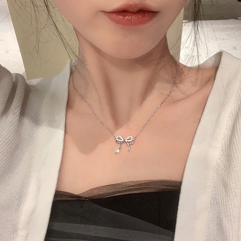 Roselife Kalung Choker Gaya Korea Liontin Pita Hias Kristal CZ Untuk Wanita