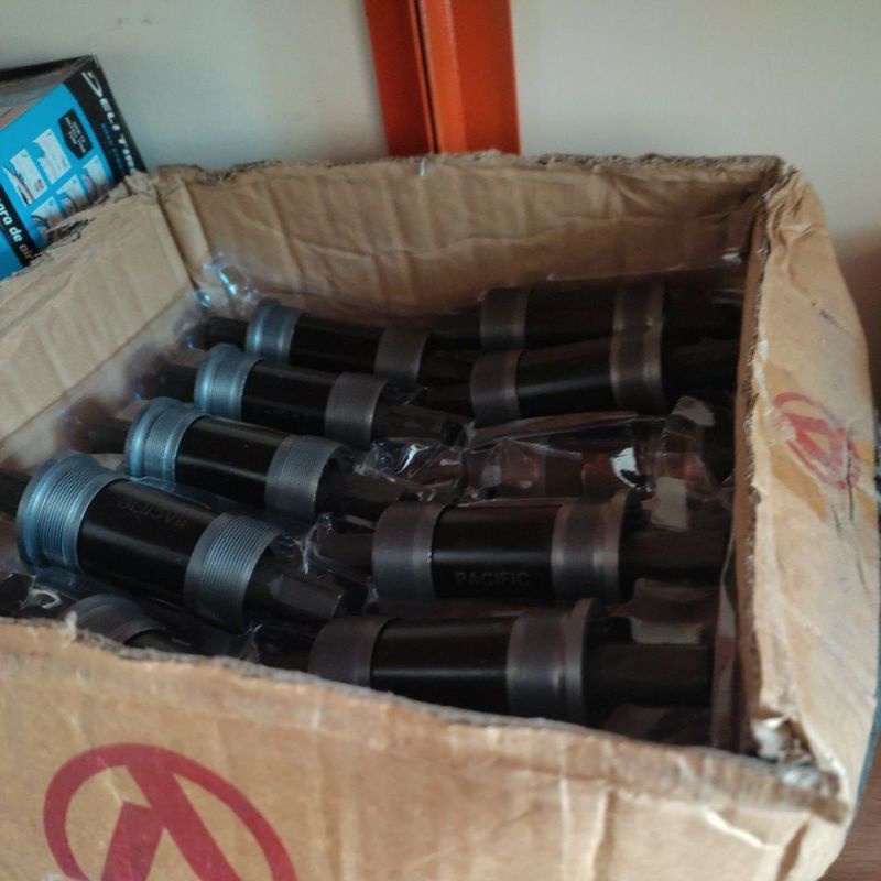 BB Bottom Bracket / As Tengah Sepeda Bearing Kotak Pacific 122 mm MTB as tengah BB bearing mtb feder