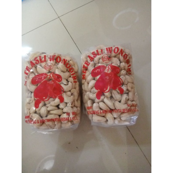 

kacang mede