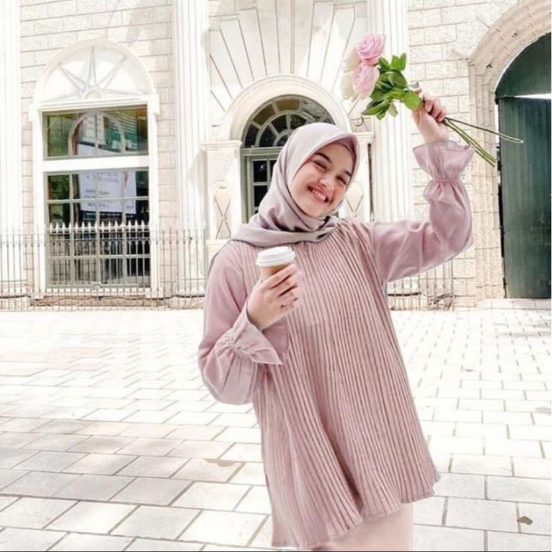 Pleats Blouse Vanilla Hijab