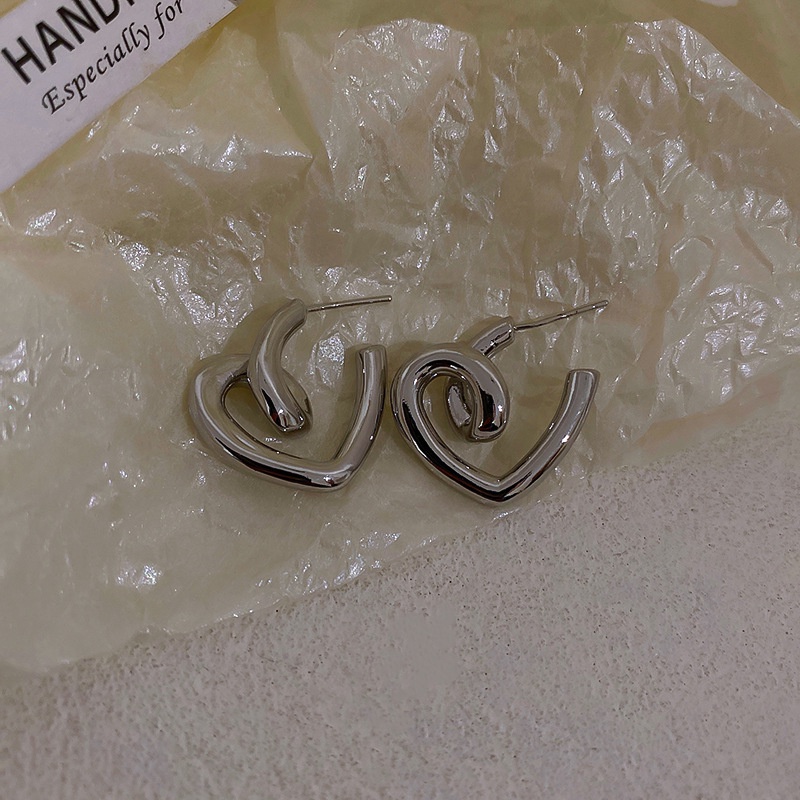 Anting Bentuk Hati Bahan Metal Gaya Korea