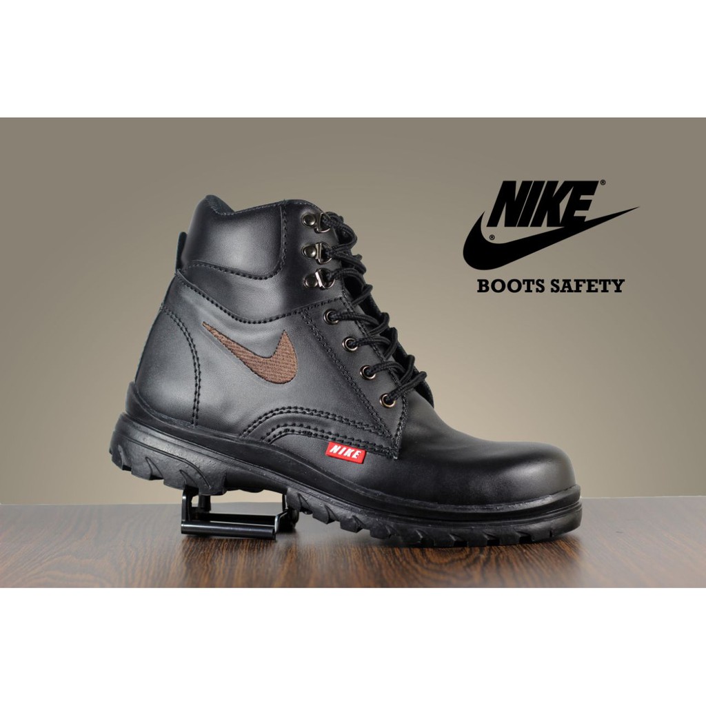 sepatu nike boots