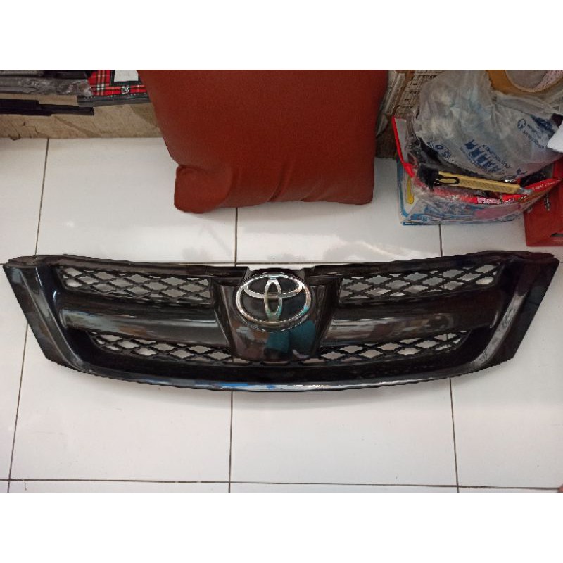 Grill Toyota Innova 2005 sd 2010 Hitam Original Second