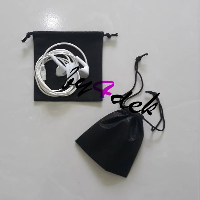 

Kantong / Pouch 10x10 cm Serut Spunbond / Goody / Godiebag - Souvenir (K24)