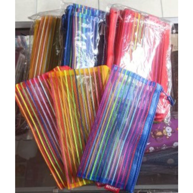 

Dompet pensil Benefit