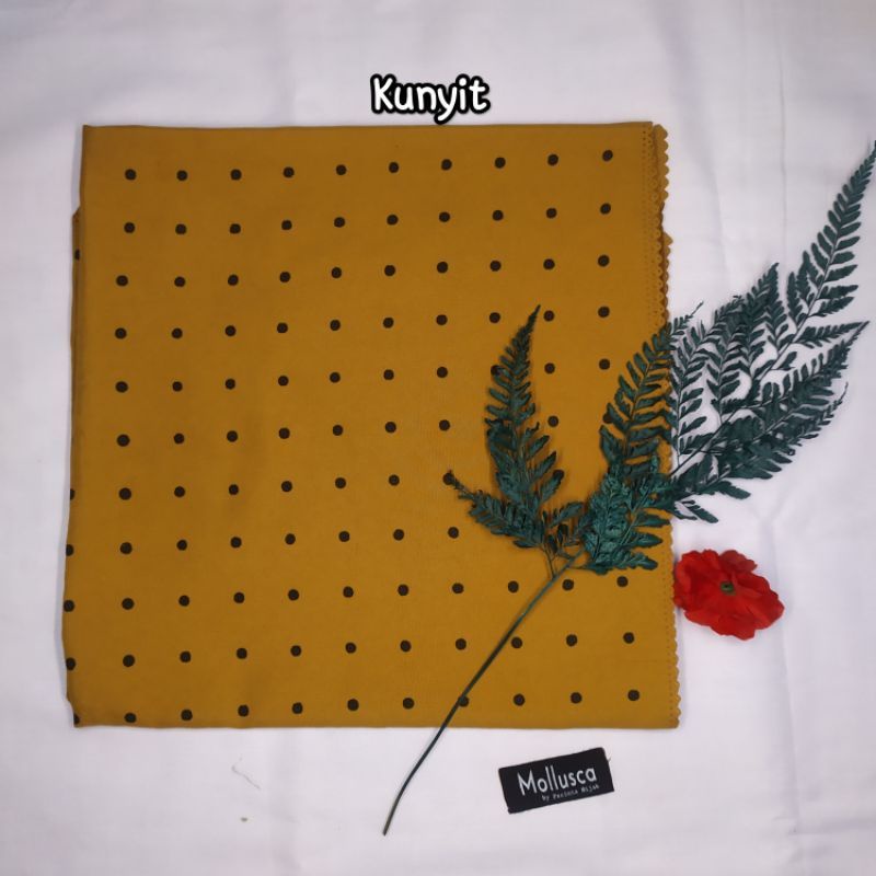 mollusca hijab jilbab kerudung dewasa segi empat voal polkadot premium laser mustard kunyit kuning