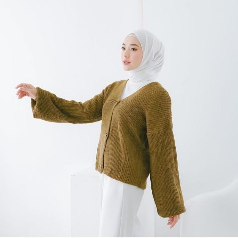 Vina Knitted Cardigan Rajut Wanita Kancing Lengan Balon