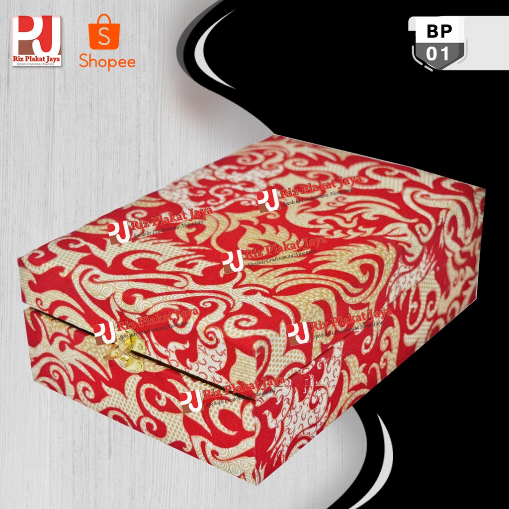 Box Batik Plakat Akrilik Surabaya