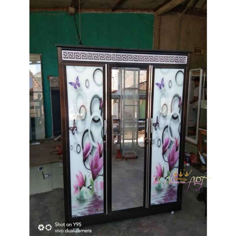 Lemari Pakaian / Baju Pintu 3 Kaca Cermin Motif Bunga