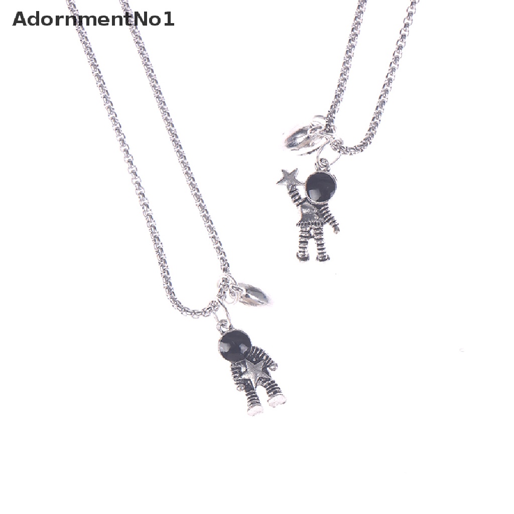 (AdornmentNo1) Kalung Rantai Dengan Liontin Astronot + Hati Magnetik Untuk Pasangan / Pria / Wanita