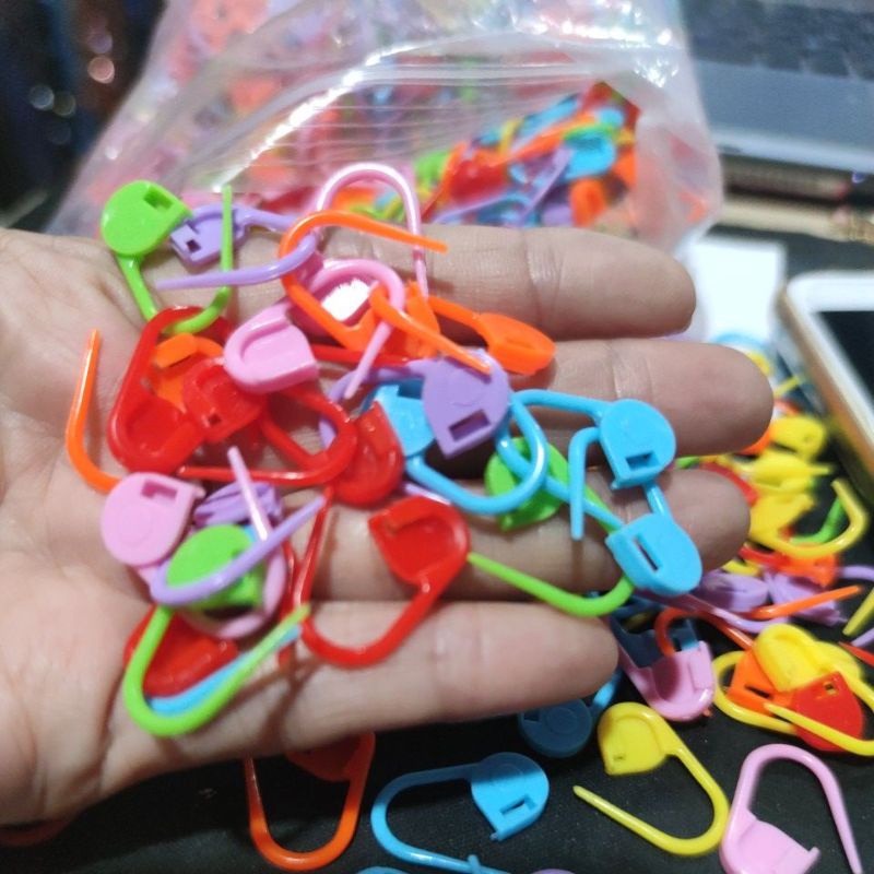 Peniti Plastik Untuk Kait Masker 12pcs