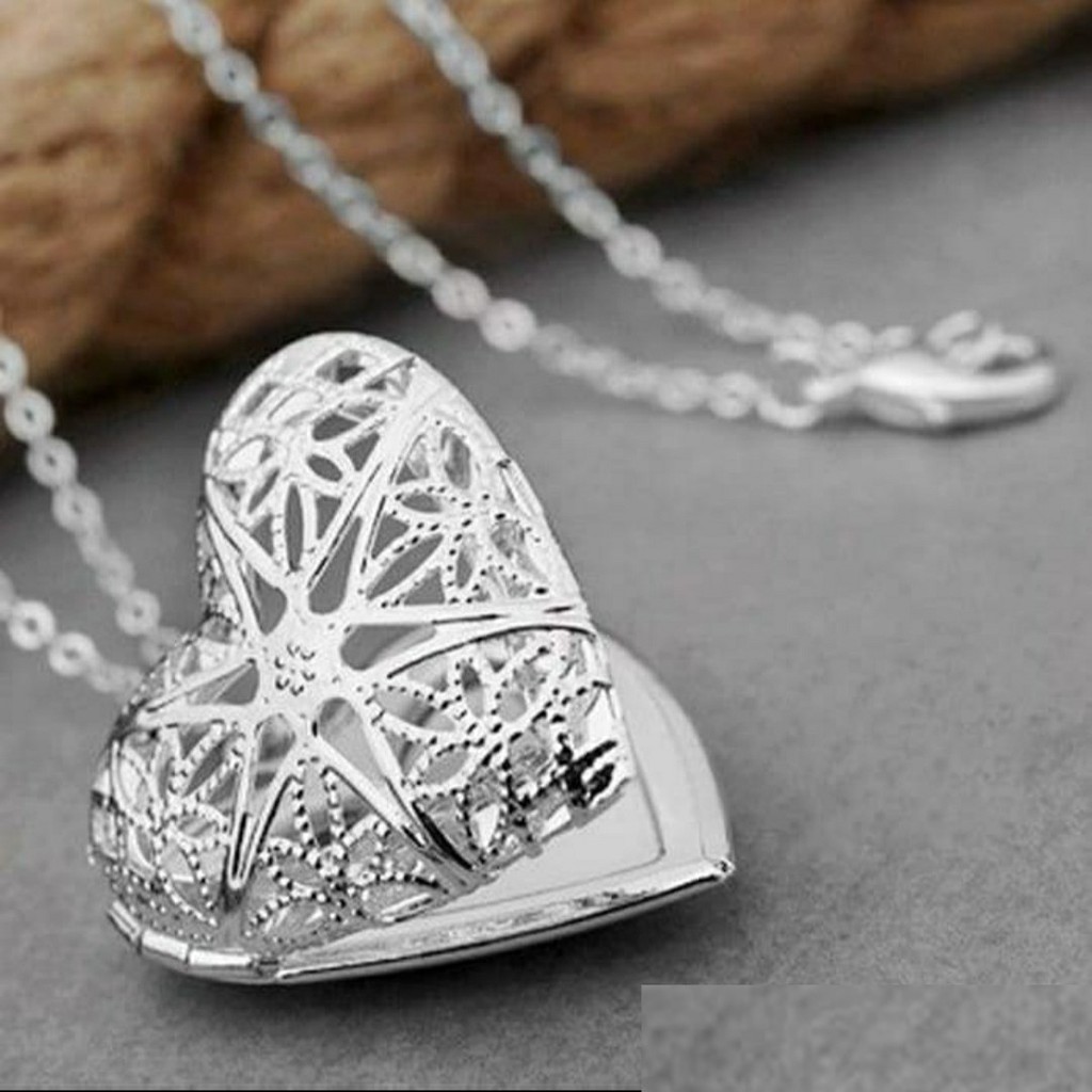 Kalung Liontin Tempat Foto Model Hati untuk Wanita