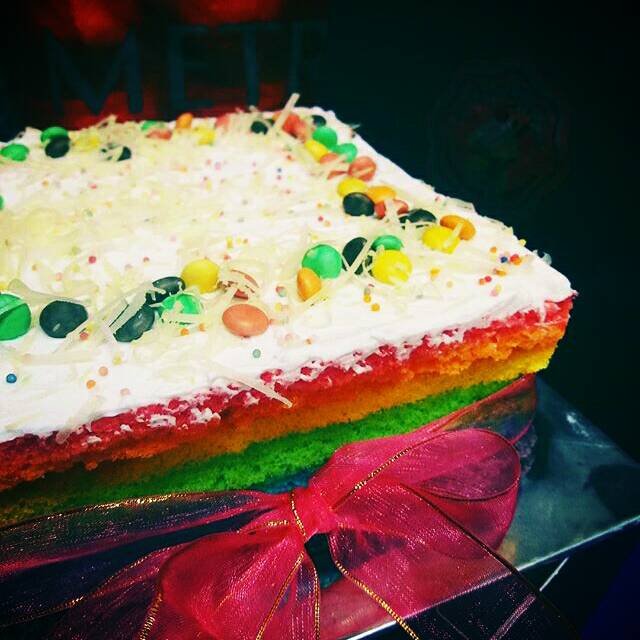 

Rainbowcake (uk 20x20)