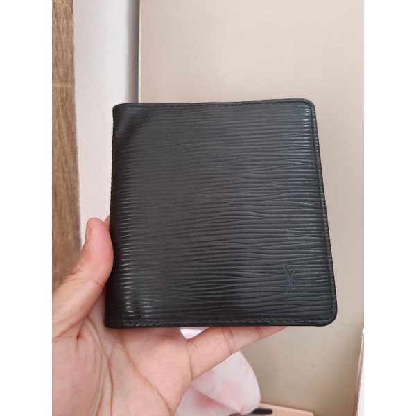 Preloved LV wallet authentic epi black