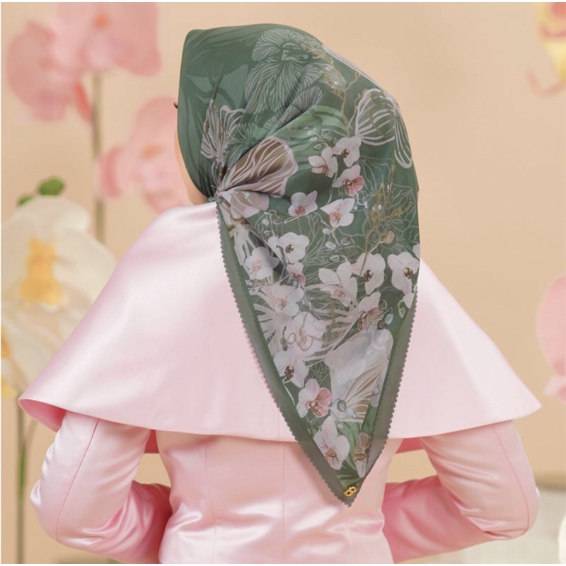 Buttonscarves Orchid extended x sarahsofyan