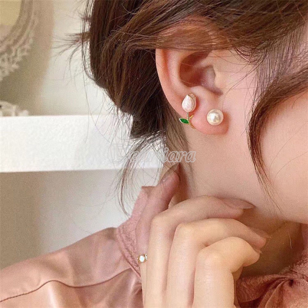 Anting Tusuk Desain Bunga Tulip Hias Mutiara Untuk Wanita