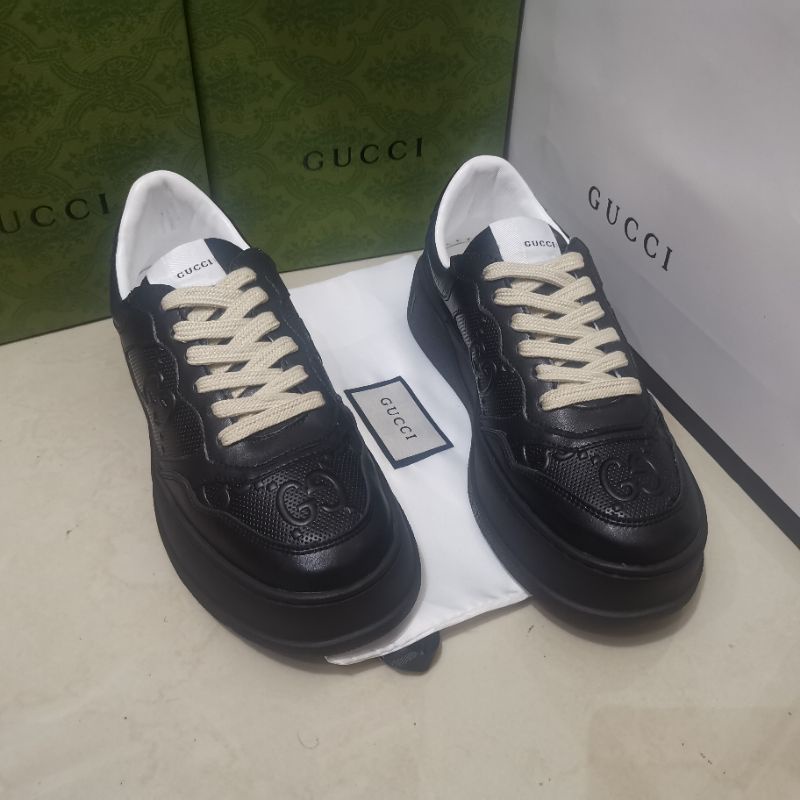 sepatu pria sneaker gc cowok hitam monogram men shoes run away top Brand P1SHOES