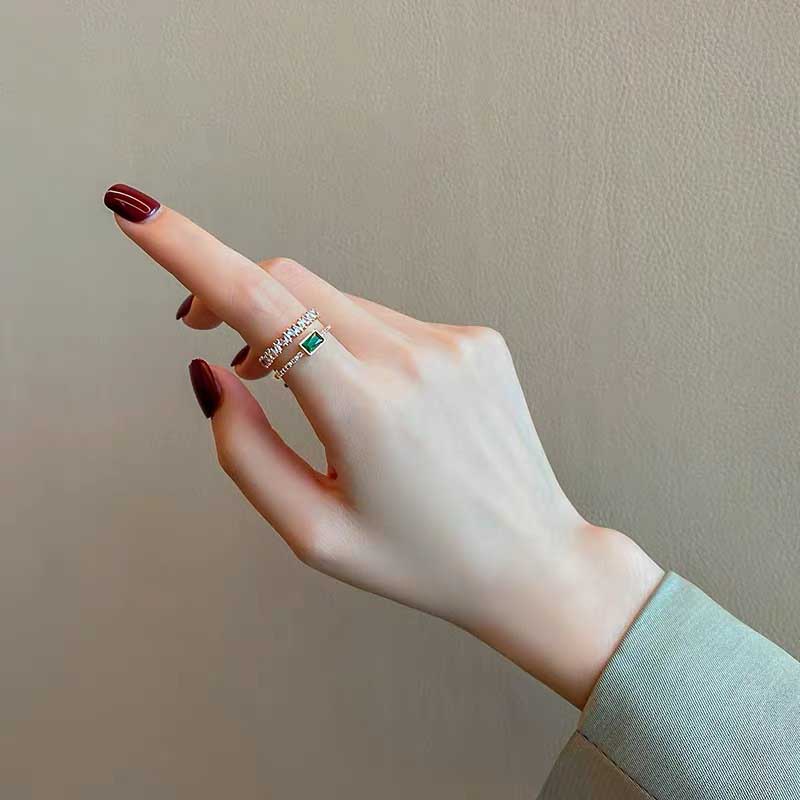 Cincin Lapis Ganda Bahan S925 Silver Gold Hias Kristal Berlian Zamrud Dapat Disesuaikan Untuk Wanita