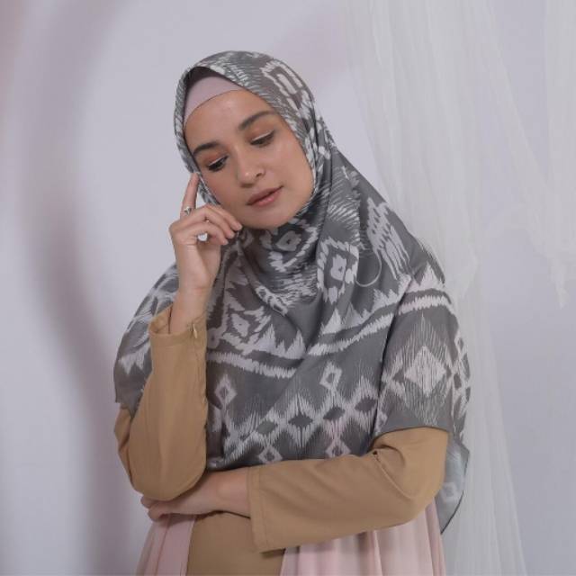 Shireen Sungkar - SS 153