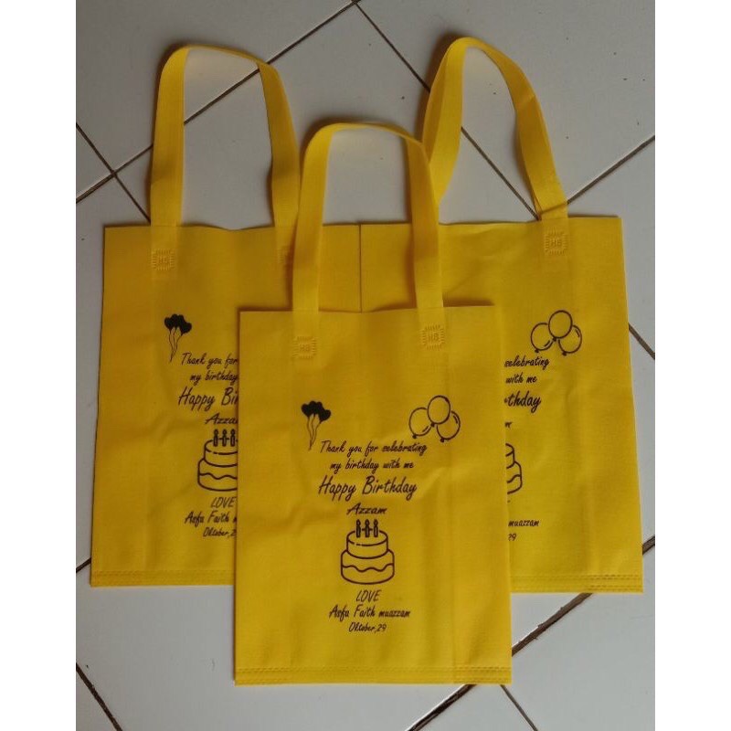 Tas Souvenir pernikahan 25 x 35 x 8/ Tas spunbond 25 x 35 x 8/ goodibag spunbond 25 x 35 x 8