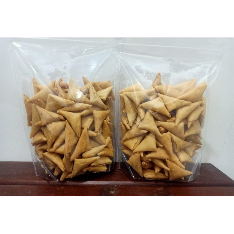 

Samosa Abon Ayam / Sambosa / Kue Ramadhan / Zamosa Kering / Sambosah / Samboza / Snack Imlek / Makanan Imlek / Snack Idul Fitri / Kue Lebran / Makanan Idul Fitri / Snack Rasa Abon