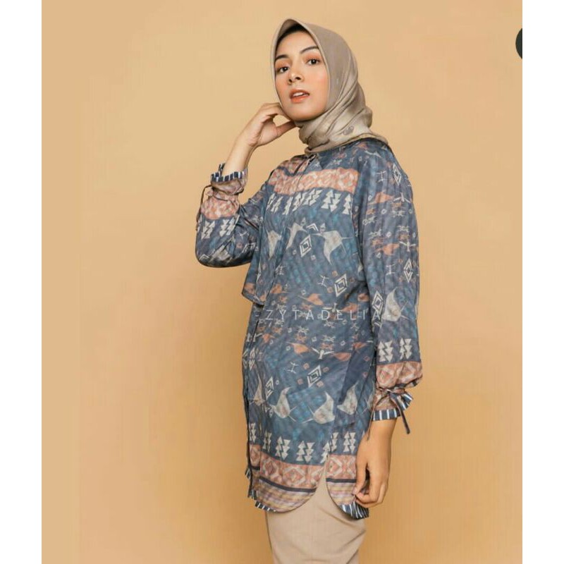 Waikabubak Blouse by Zytadelia (Preloved)