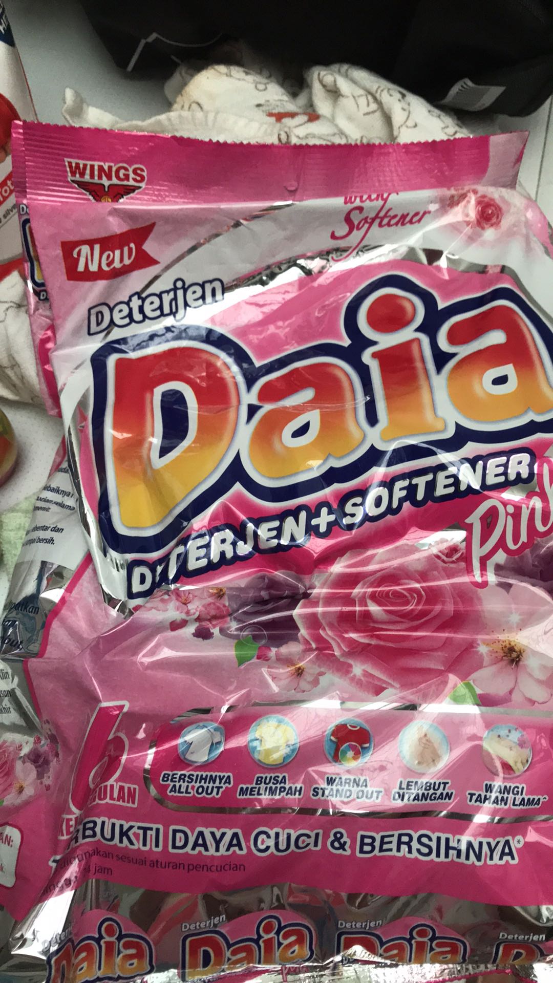 Daia Detergent Bubuk - Plus Softener  - 1800g / 1.8 Kg