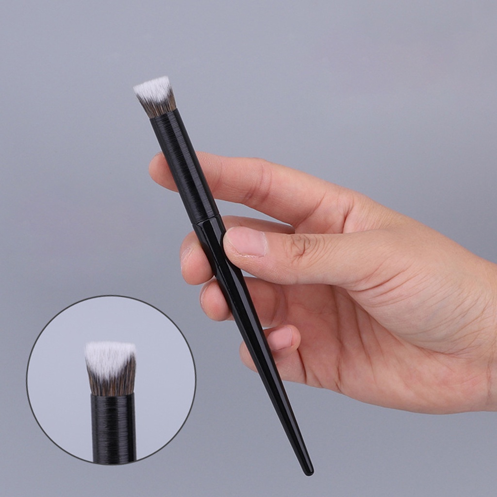 1pc Brush Makeup Portable Warna Hitam Untuk Menutupi Lingkaran Hitam / Jerawat